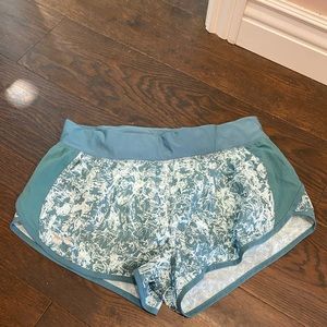 Under Armour sports short